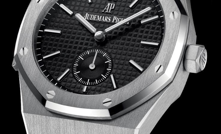 The 42 mm fake Audemars Piguet Royal Oak 26591PT.OO.D002CR.01 watches havee black dials.