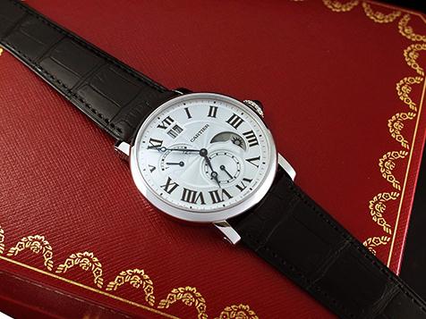 The black leather strap replica Rontonde De Cartier W1556368 watch is made from stainless steel.