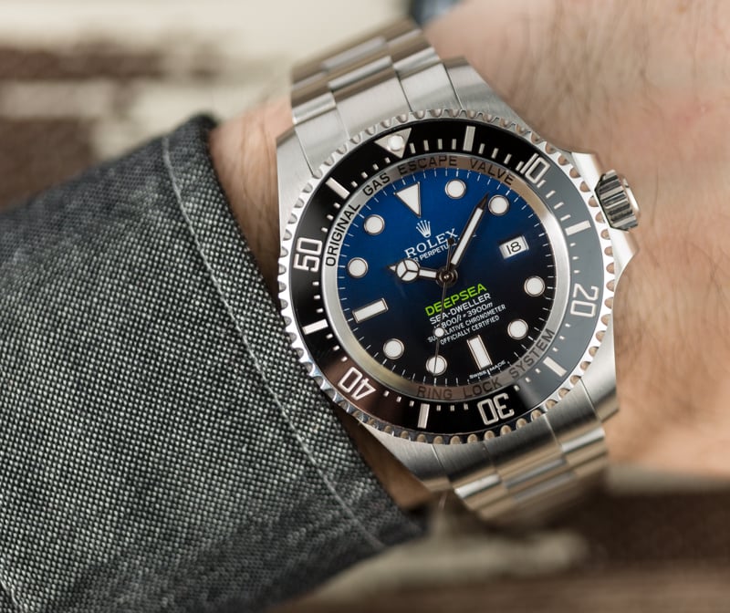 The water resistant replica watches are designed for divers.